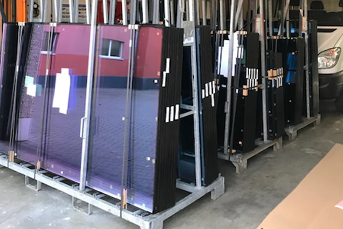 Bauteile für Fenster und Türen in der Werkstatt